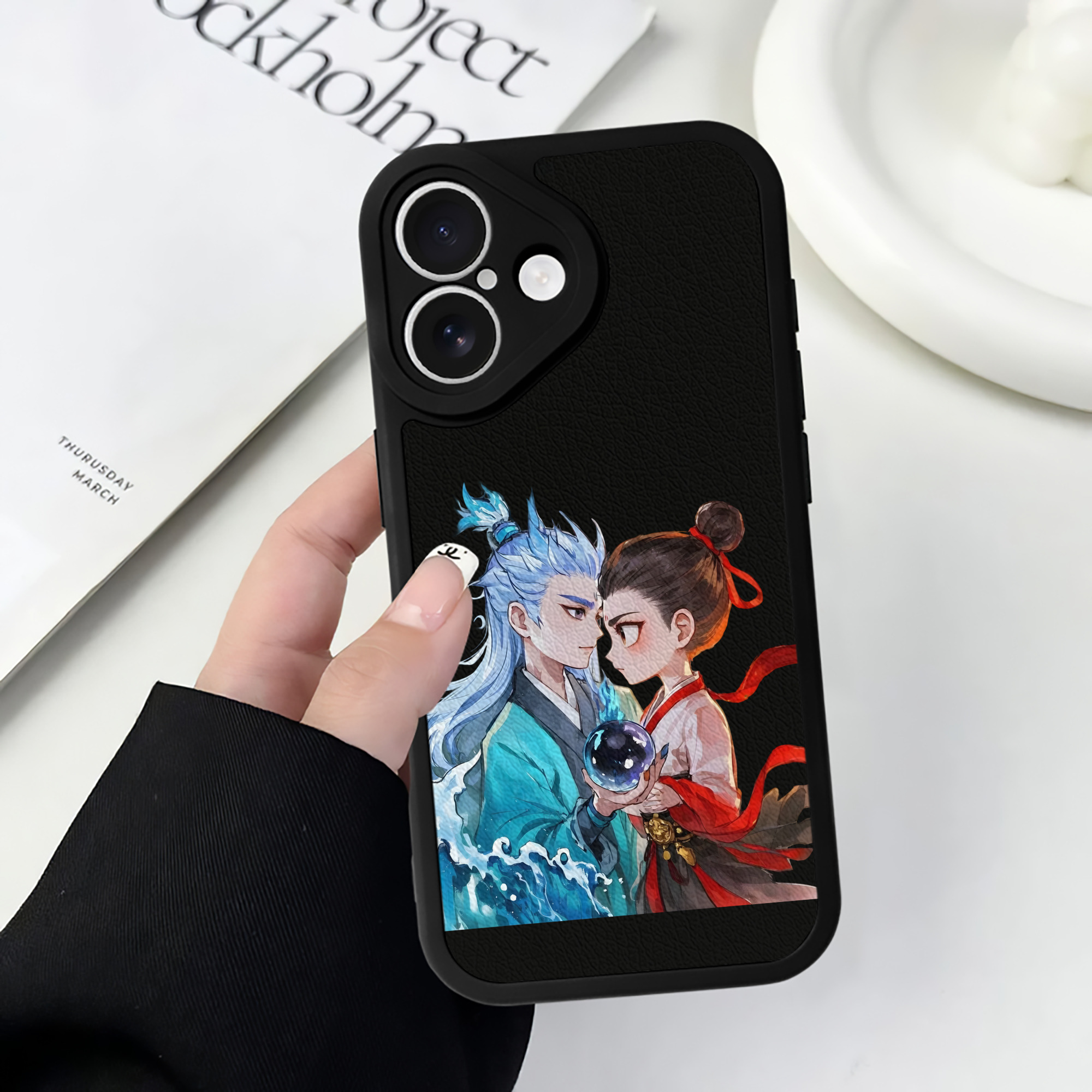 （画像用） Ne Zha 2 ナタ 魔童の大暴れ 【iPhone 16シリーズ対応】シリコンスマホケース（レザー調） 材質：シリコン